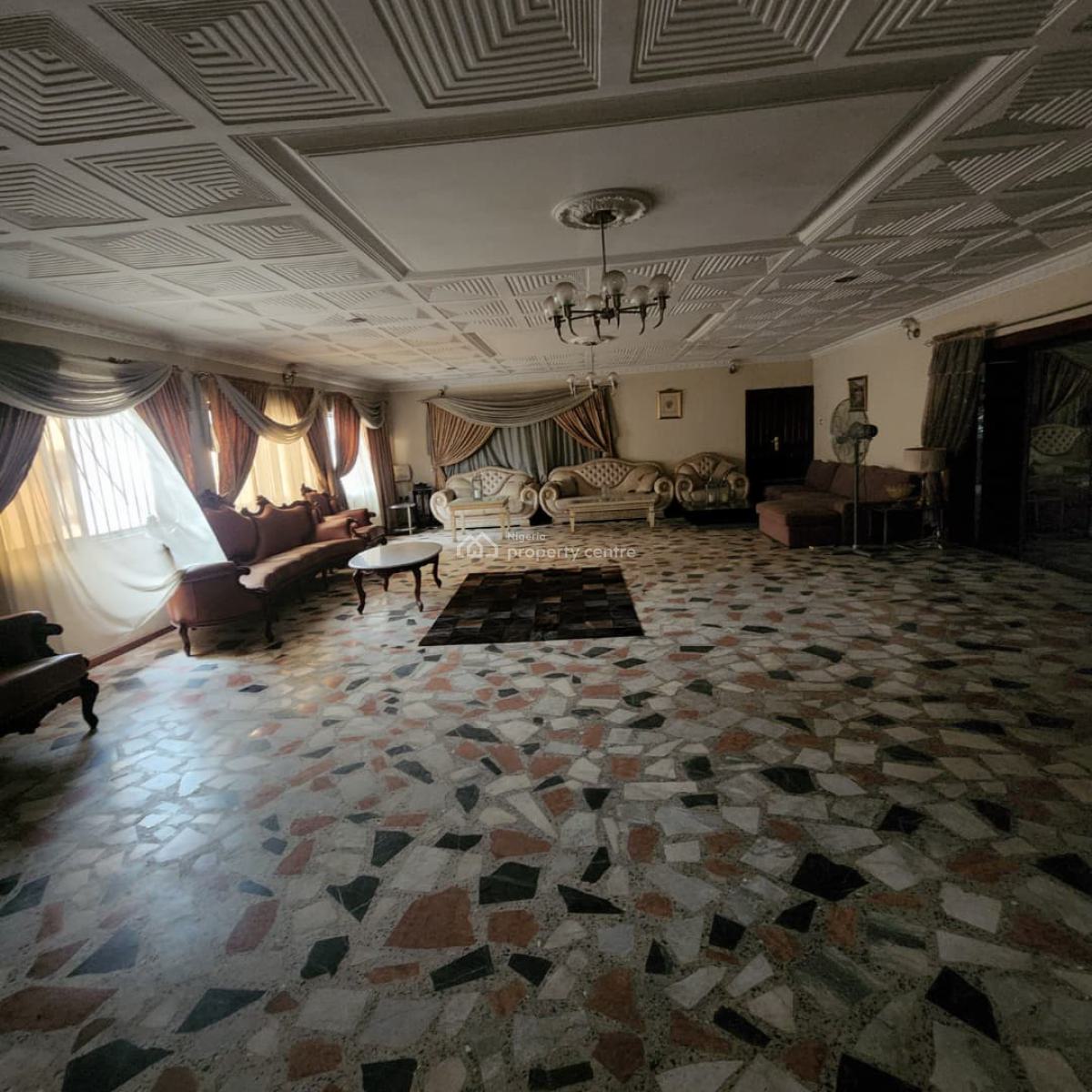 18 Bedrooms House with Swimming Pool, Ajoke Estate Jericho, Ibadan, Oyo, Detached Bungalow for Sale