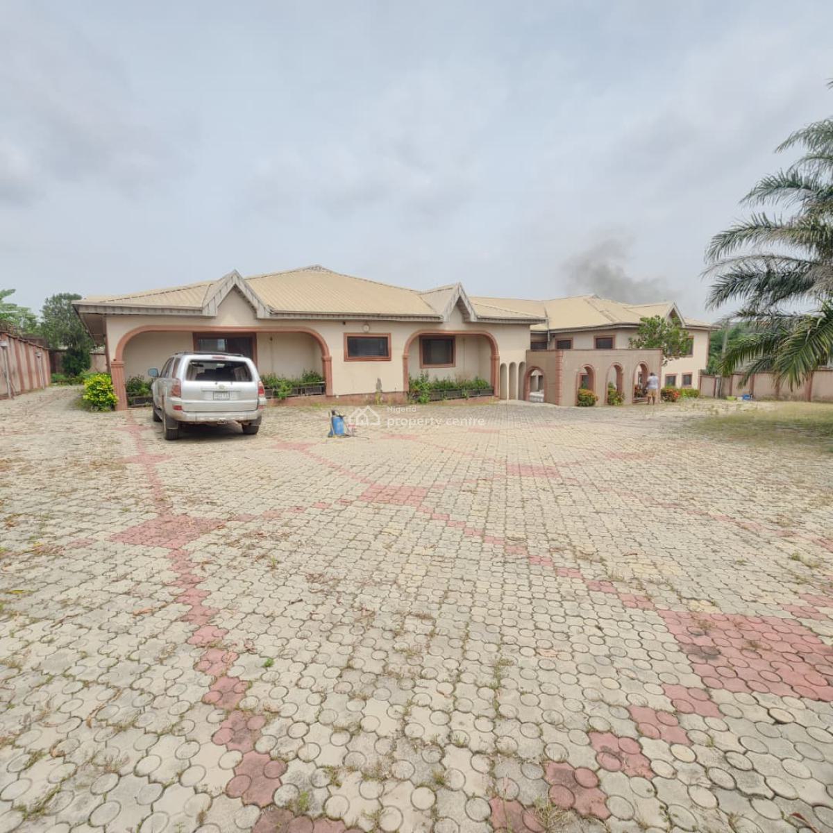 18 Bedrooms House with Swimming Pool, Ajoke Estate Jericho, Ibadan, Oyo, Detached Bungalow for Sale