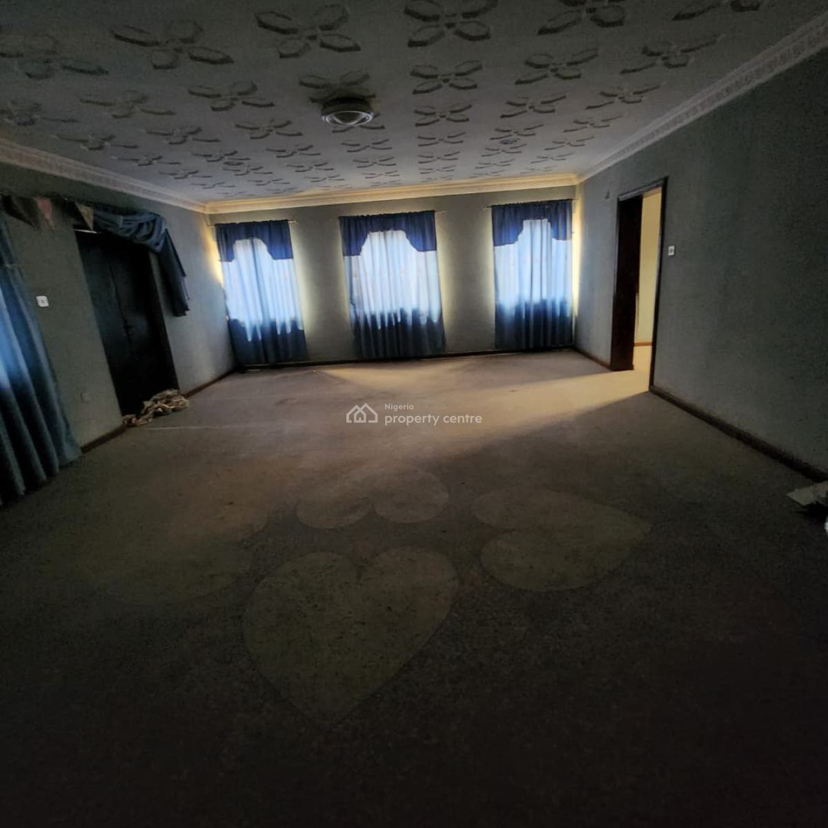 18 Bedrooms House with Swimming Pool, Ajoke Estate Jericho, Ibadan, Oyo, Detached Bungalow for Sale