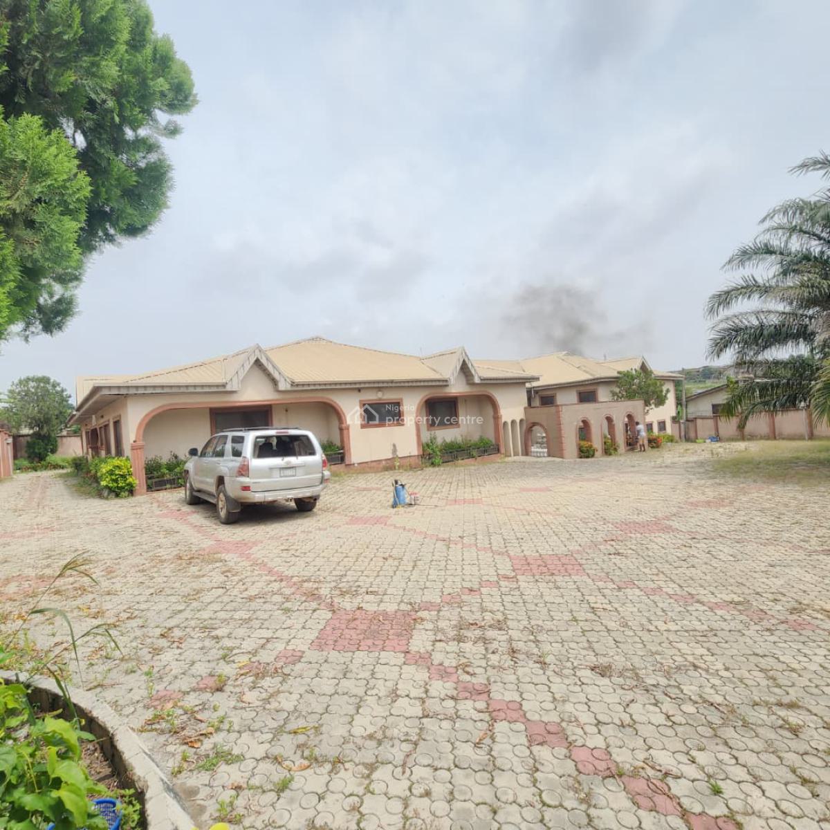 18 Bedrooms House with Swimming Pool, Ajoke Estate Jericho, Ibadan, Oyo, Detached Bungalow for Sale