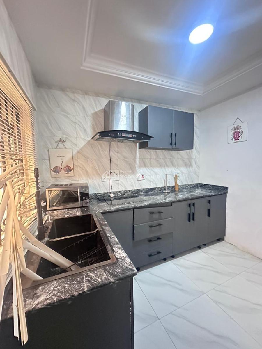 Serviced 2 Bedroom Apartment in a Serene Location, Lekki Phase 1, Lekki, Lagos, Flat / Apartment for Rent