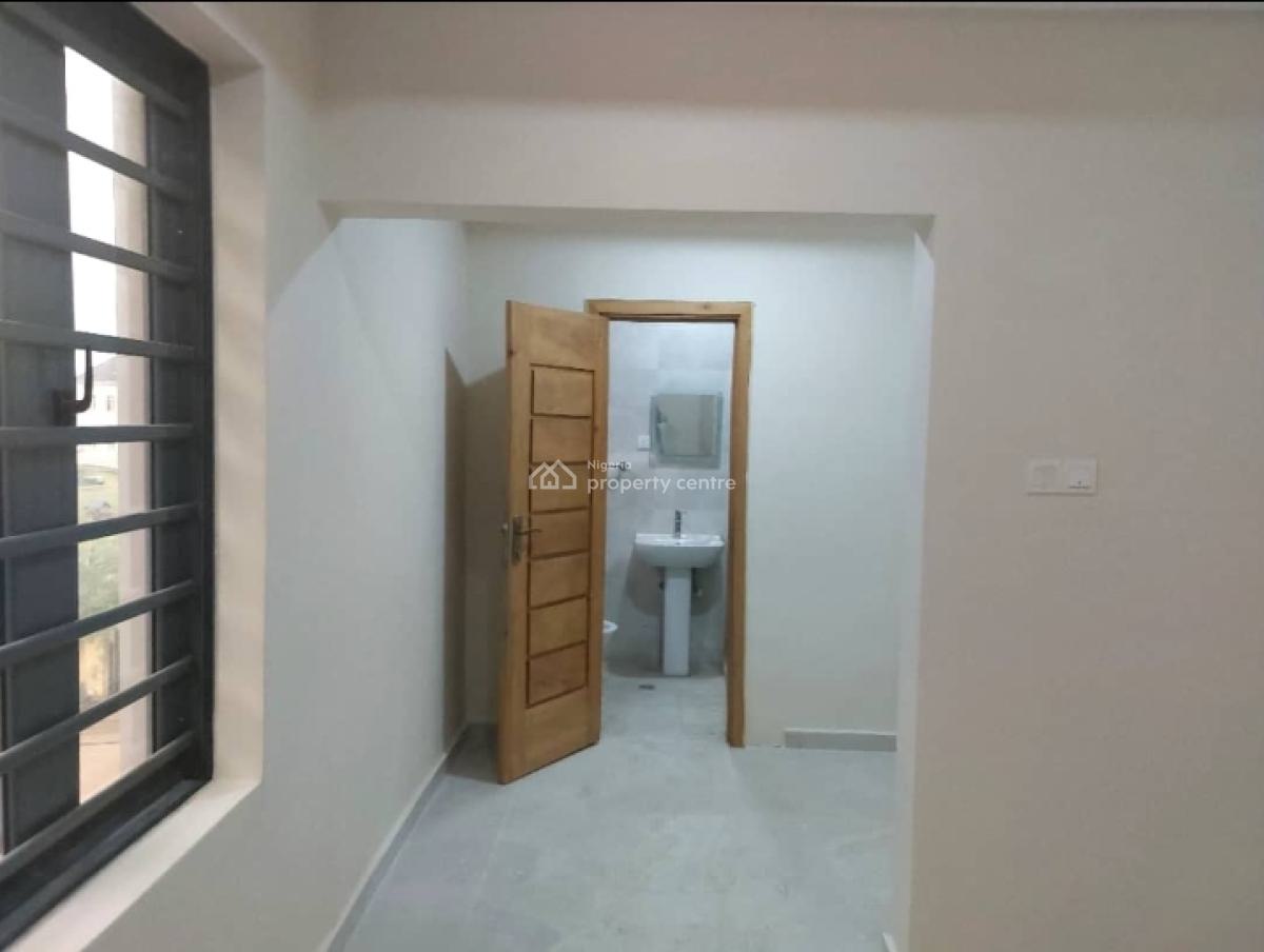 Exquisitely 3 Bedroom Apartment with a Bq, Ikeja, Lagos, Flat / Apartment for Rent