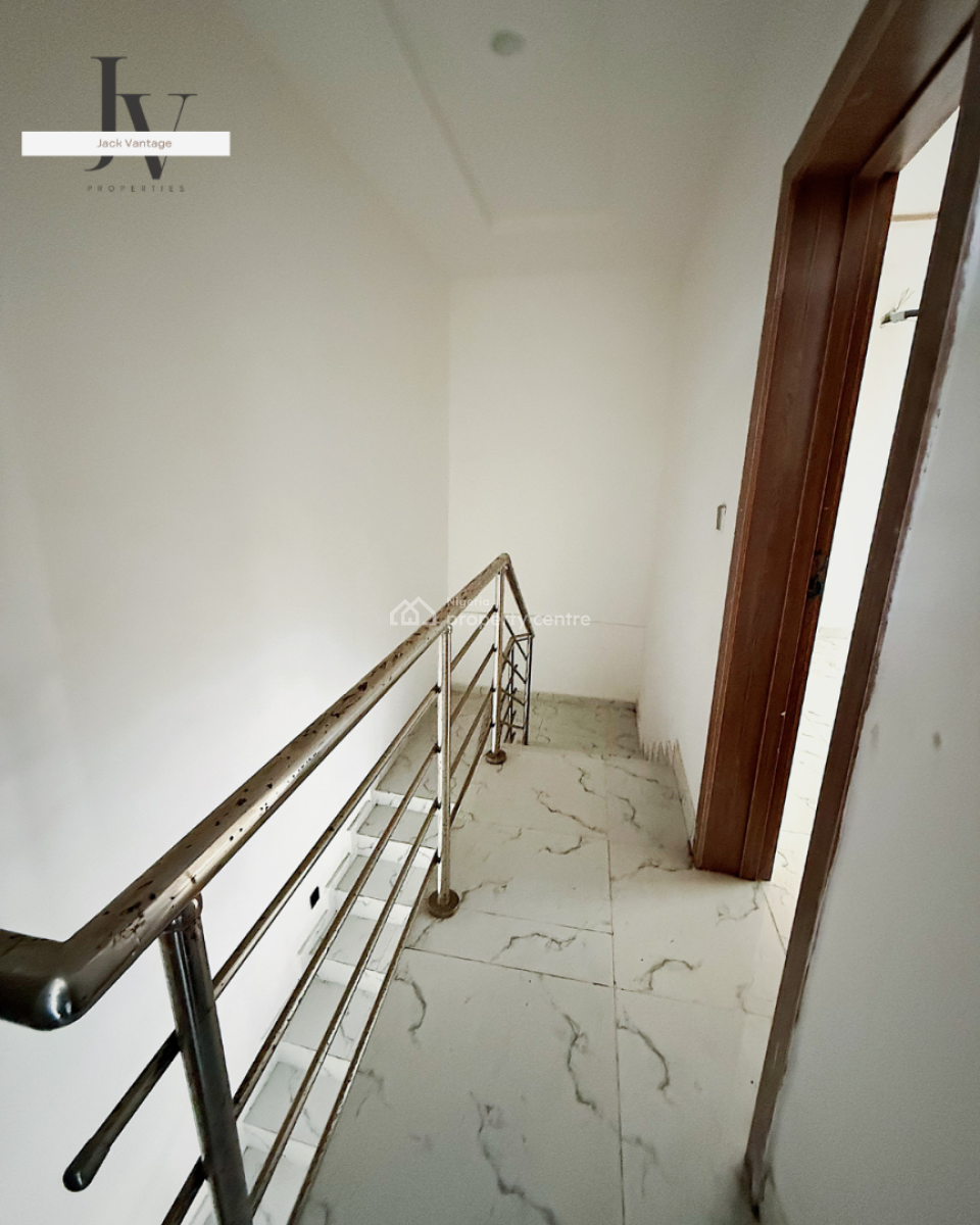 Elegant 3-bedroom Luxury Apartment -- 4th Floor Water-view Home, Lekki Phase 1, Lekki, Lagos, Flat / Apartment for Rent
