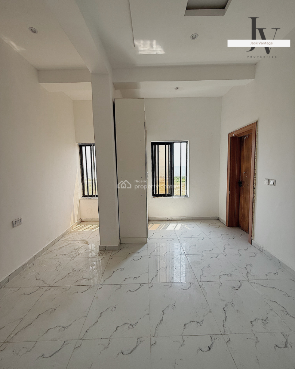 Elegant 3-bedroom Luxury Apartment -- 4th Floor Water-view Home, Lekki Phase 1, Lekki, Lagos, Flat / Apartment for Rent