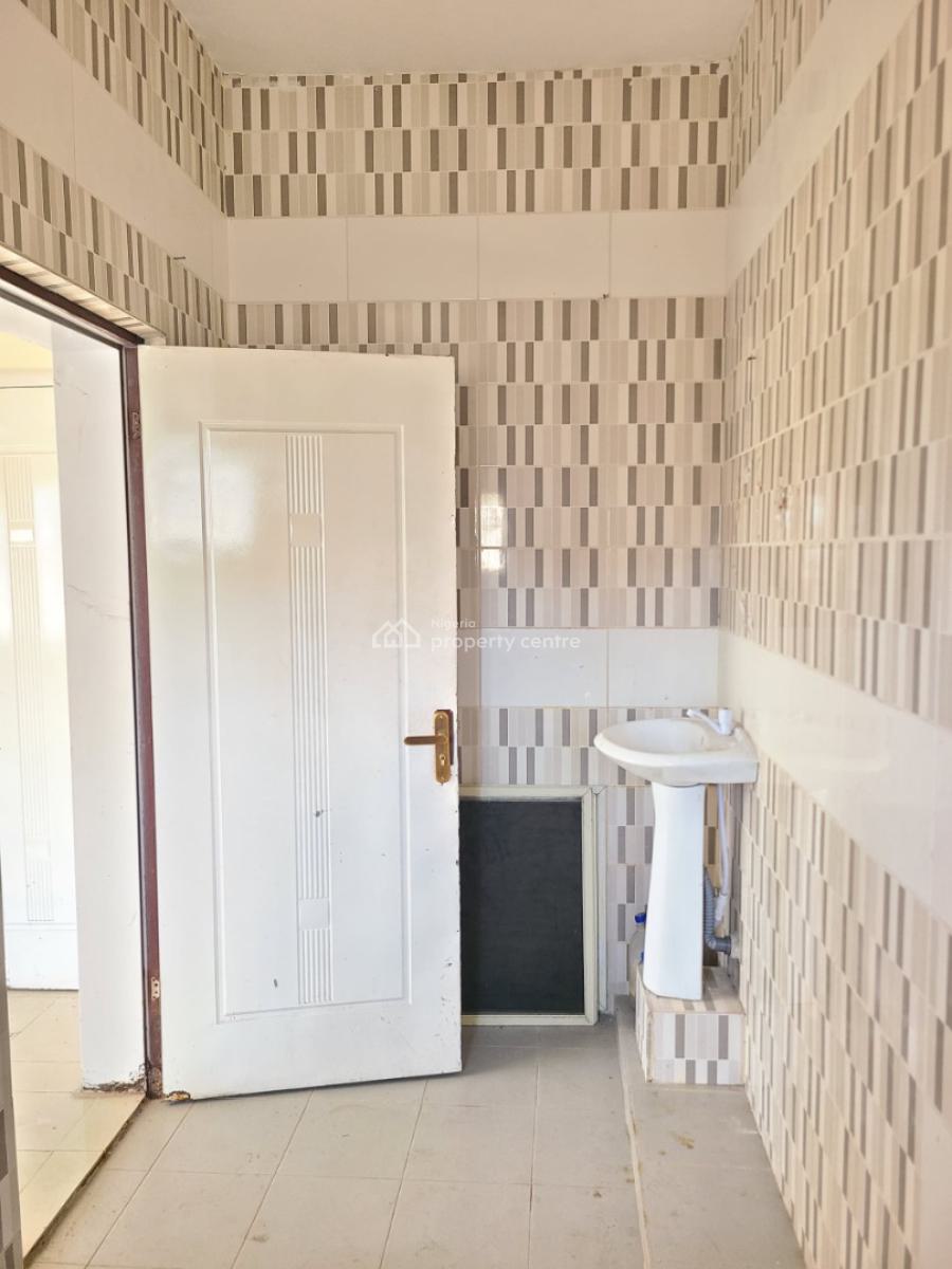 Sharp and Standard Self Contain (shared Apartment), Lekki County, Lekki, Lagos, Flat / Apartment for Rent