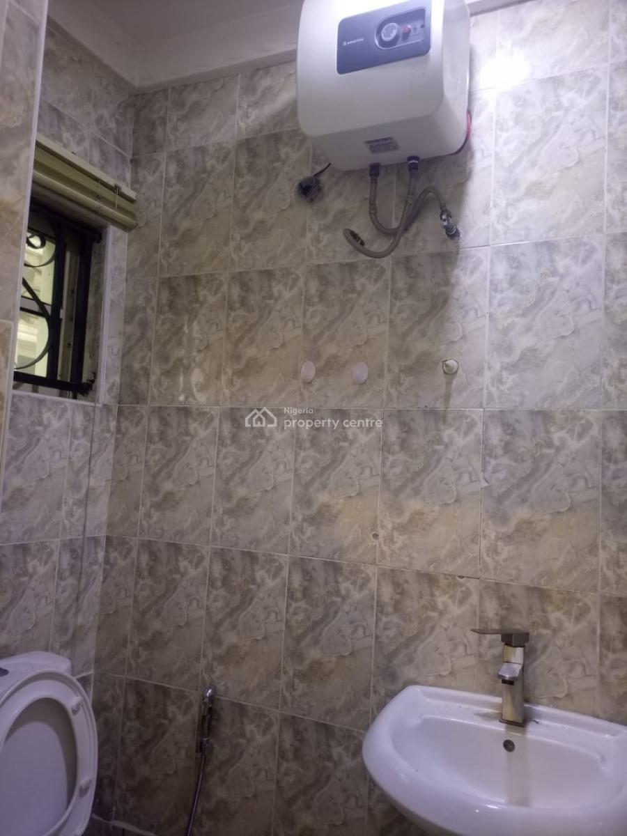 a Nice 1 Bedroom Flat / Apartment (upstair)*, in an Estate, Ikate Elegushi, Lekki, Lagos, Mini Flat (room and Parlour) for Rent