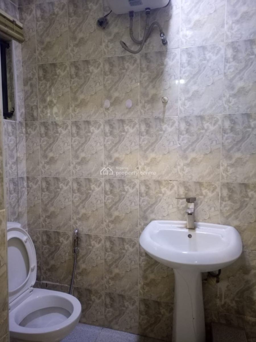 a Nice 1 Bedroom Flat / Apartment (upstair)*, in an Estate, Ikate Elegushi, Lekki, Lagos, Mini Flat (room and Parlour) for Rent