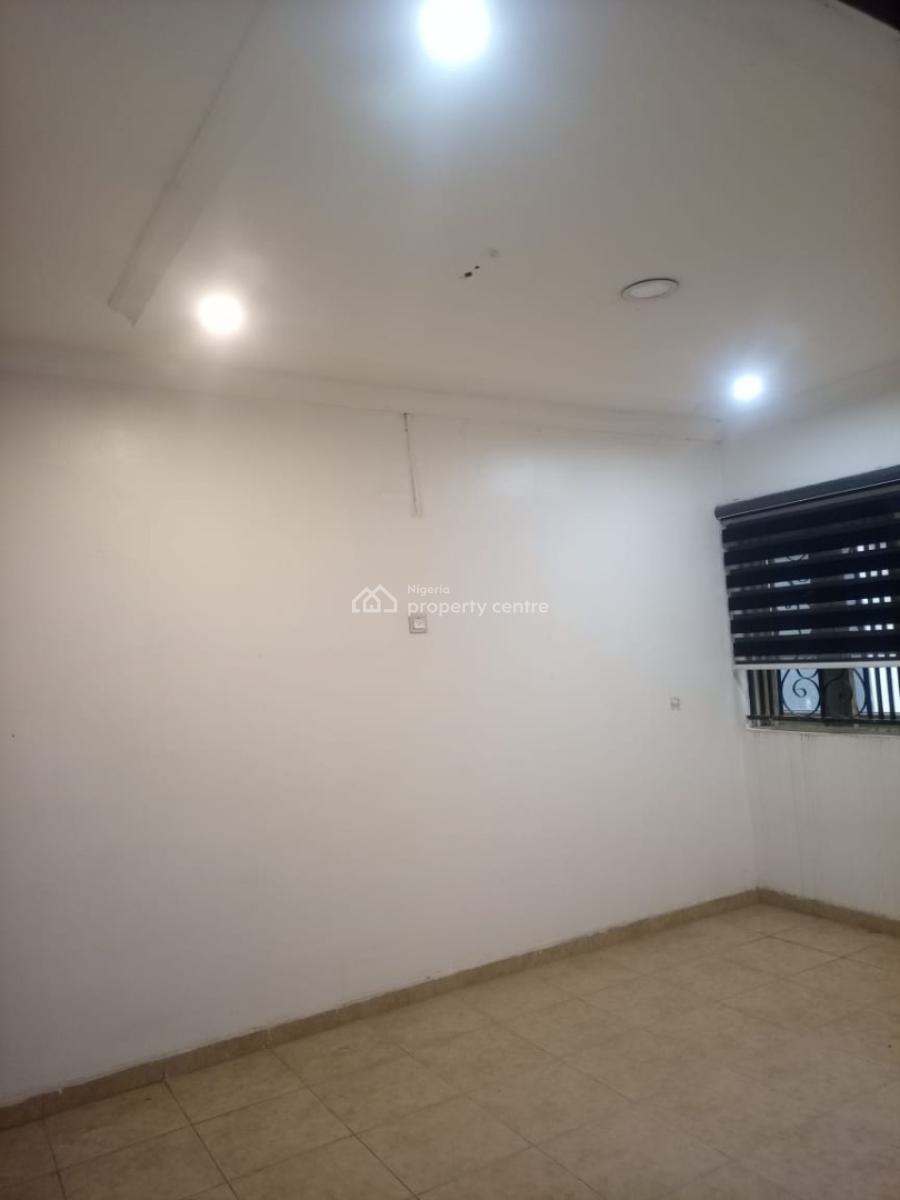 a Nice 1 Bedroom Flat / Apartment (upstair)*, in an Estate, Ikate Elegushi, Lekki, Lagos, Mini Flat (room and Parlour) for Rent