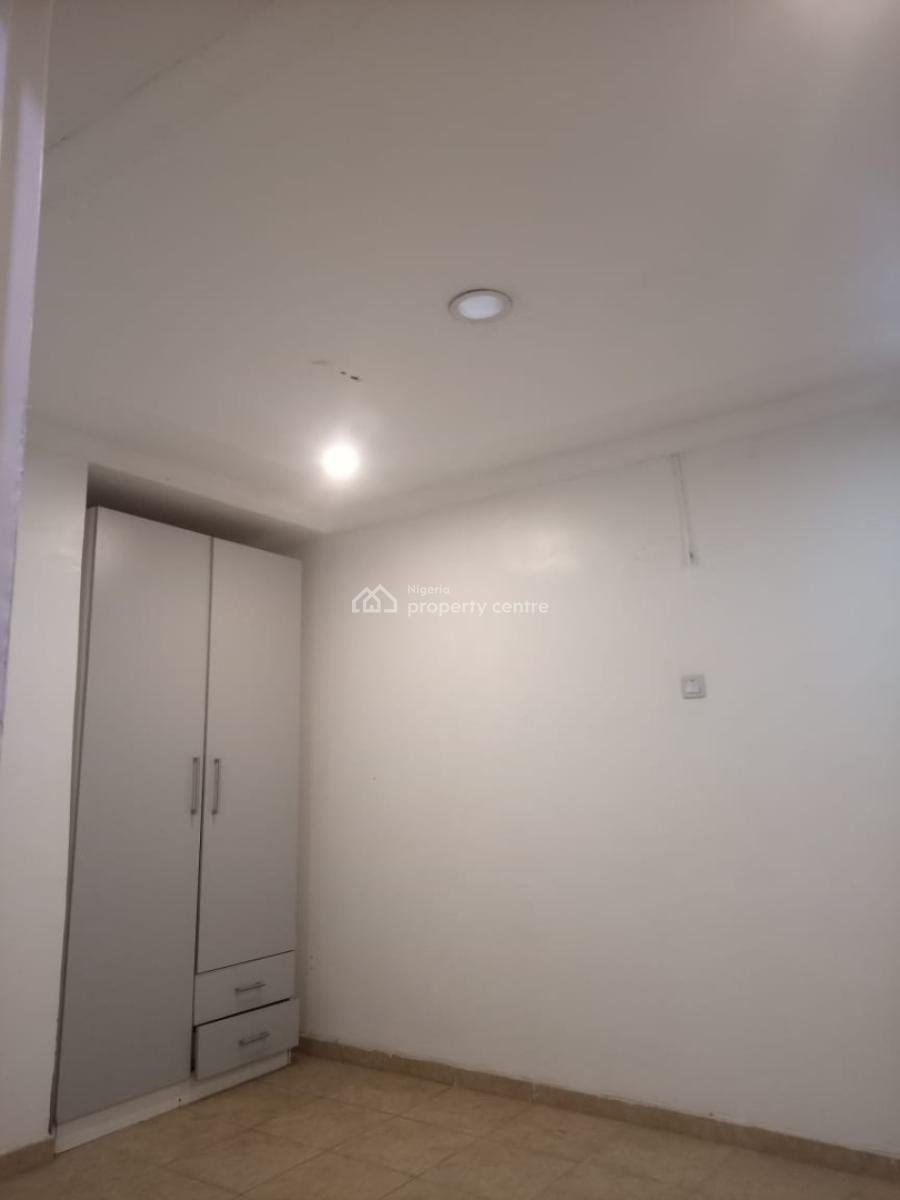 a Nice 1 Bedroom Flat / Apartment (upstair)*, in an Estate, Ikate Elegushi, Lekki, Lagos, Mini Flat (room and Parlour) for Rent
