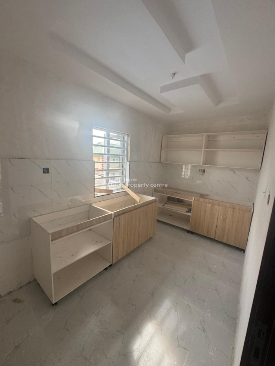 Standard Clean 2 Bedroom Flat Upstairs, Oniru, Victoria Island (vi), Lagos, Flat / Apartment for Rent