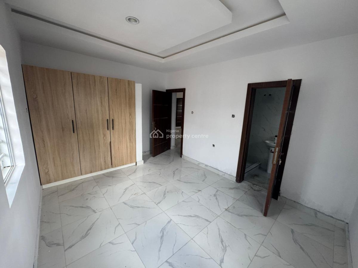 Standard Clean 2 Bedroom Flat Upstairs, Oniru, Victoria Island (vi), Lagos, Flat / Apartment for Rent