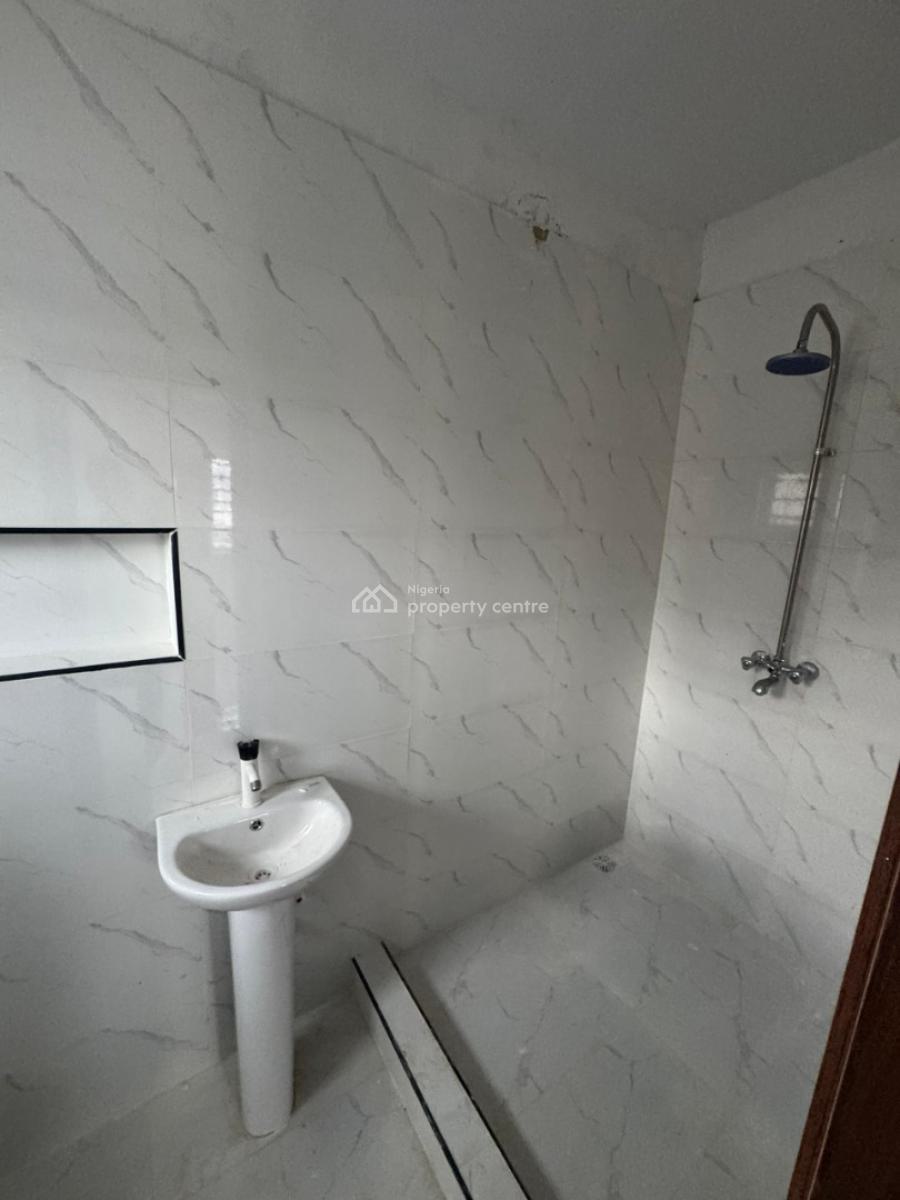 Standard Clean 2 Bedroom Flat Upstairs, Oniru, Victoria Island (vi), Lagos, Flat / Apartment for Rent