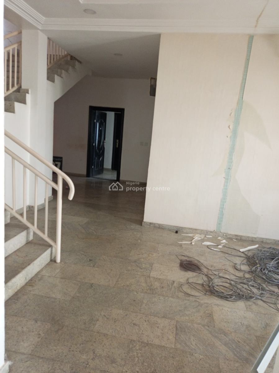 Commercial Large 4 Bedroom with Ample Park, Bq, & Dinning Lounge, Lekki Phase 1, Lekki, Lagos, Semi-detached Duplex for Rent