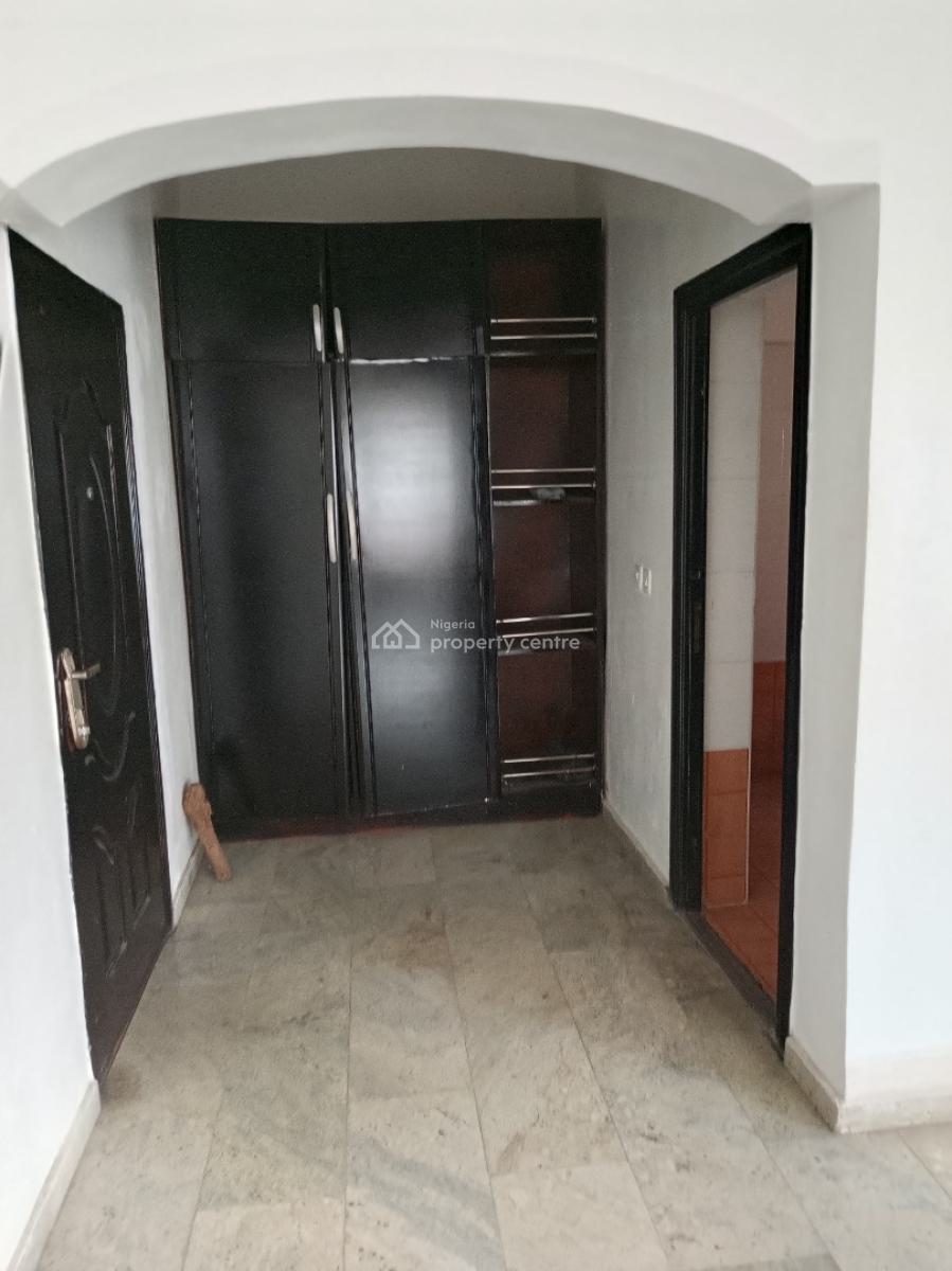 Commercial Large 4 Bedroom with Ample Park, Bq, & Dinning Lounge, Lekki Phase 1, Lekki, Lagos, Semi-detached Duplex for Rent