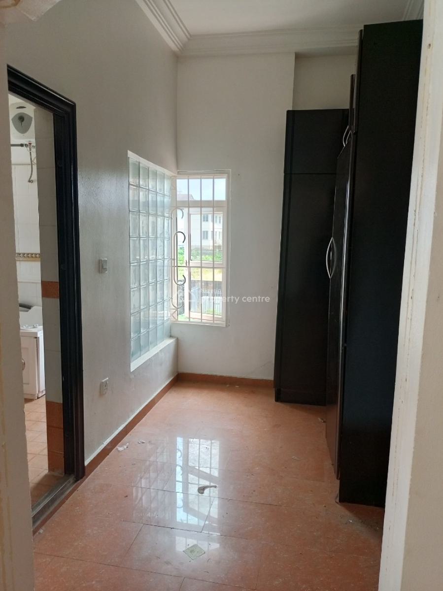 Commercial Large 4 Bedroom with Ample Park, Bq, & Dinning Lounge, Lekki Phase 1, Lekki, Lagos, Semi-detached Duplex for Rent