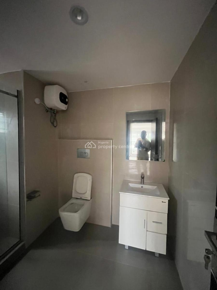 Tastefully Finished 3 Bedroom Apartment with Bq, Lekki Phase 1, Lekki, Lagos, Flat / Apartment for Rent