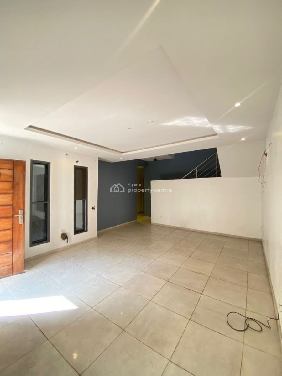4 Bedroom Terrace Duplex with a Spacious Bq, Osapa, Lekki, Lagos, Terraced Duplex for Rent