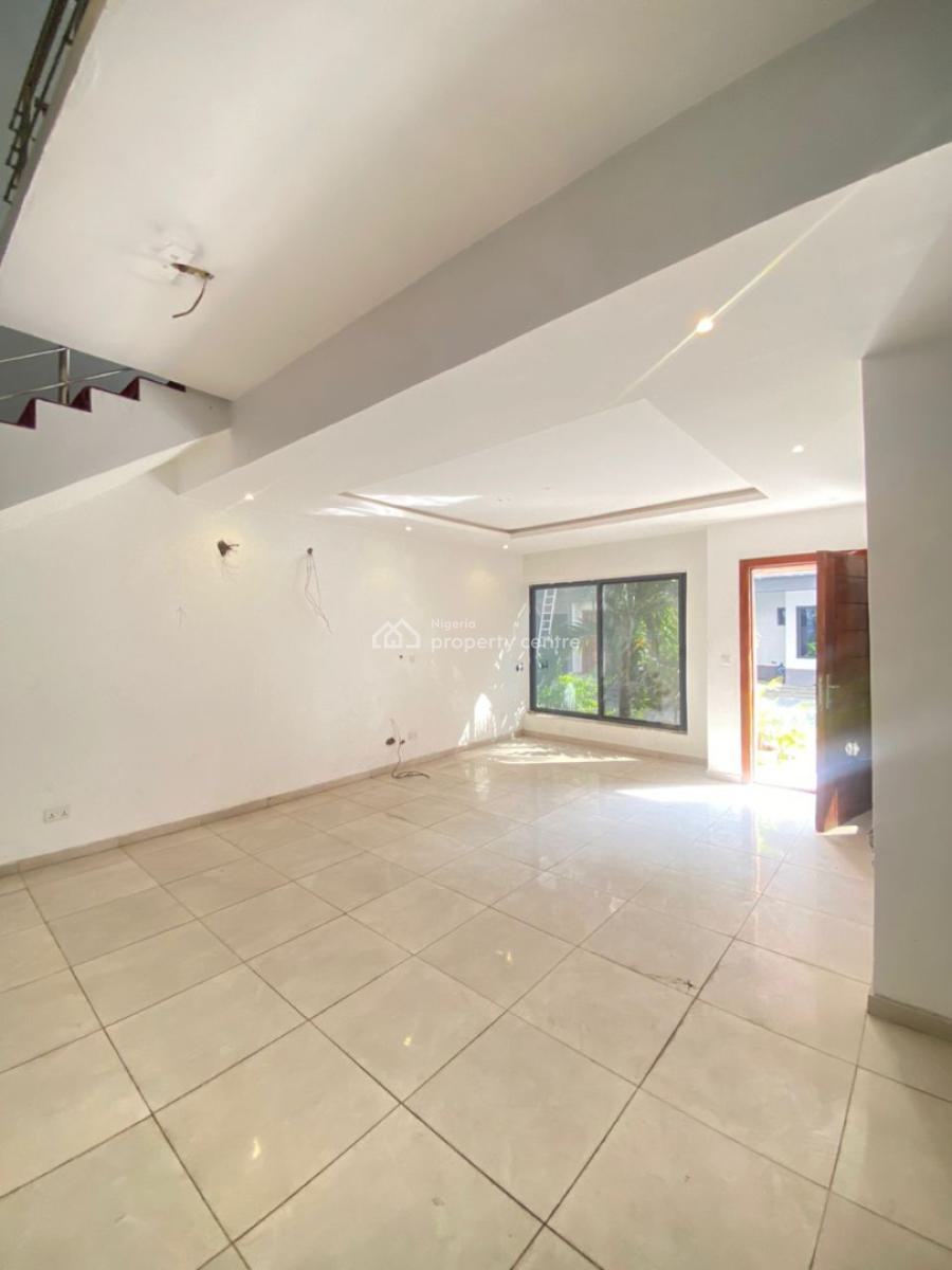 4 Bedroom Terrace Duplex with a Spacious Bq, Osapa, Lekki, Lagos, Terraced Duplex for Rent