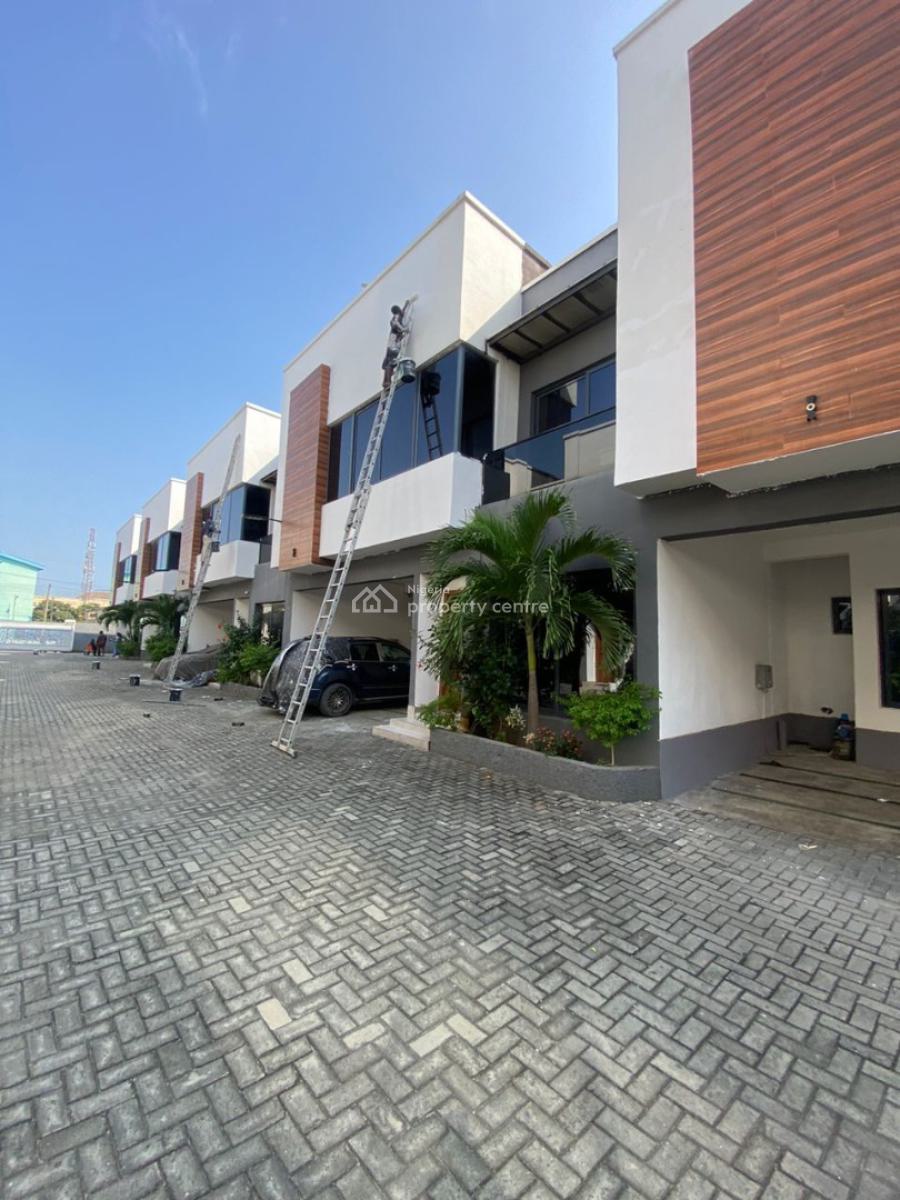 4 Bedroom Terrace Duplex with a Spacious Bq, Osapa, Lekki, Lagos, Terraced Duplex for Rent