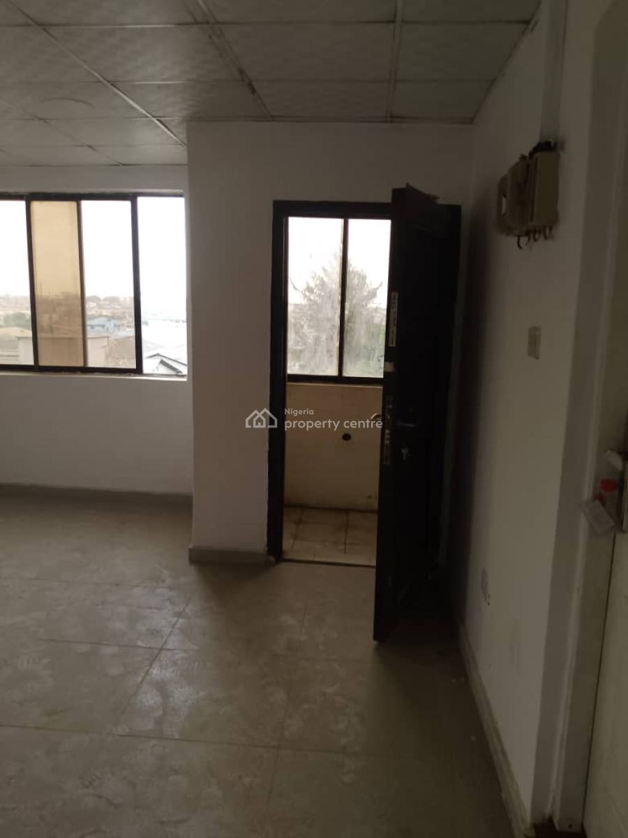 Pent Floor Office Space 210sqm, Alausa, Ikeja, Lagos, Office Space for Rent