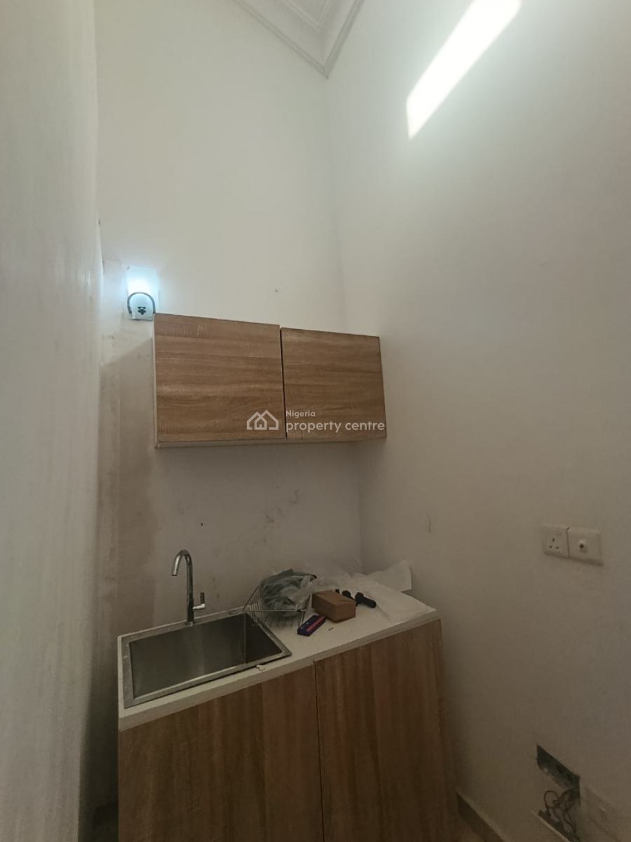 a Luxury Master Self Contained in a 24 Hours Power Supply Estate, Lekki Garden Paradise 3 Estate Chevron Drive, Lekki, Lagos, Flat / Apartment for Rent