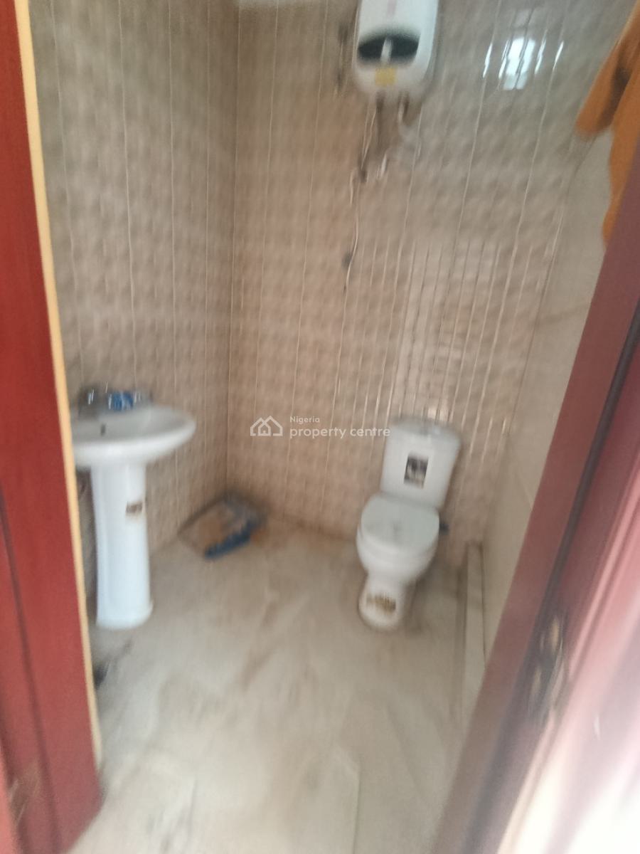 a Luxury Master Self Contained in a 24 Hours Power Supply Estate, Lekki Garden Paradise 3 Estate Chevron Drive, Lekki, Lagos, Flat / Apartment for Rent
