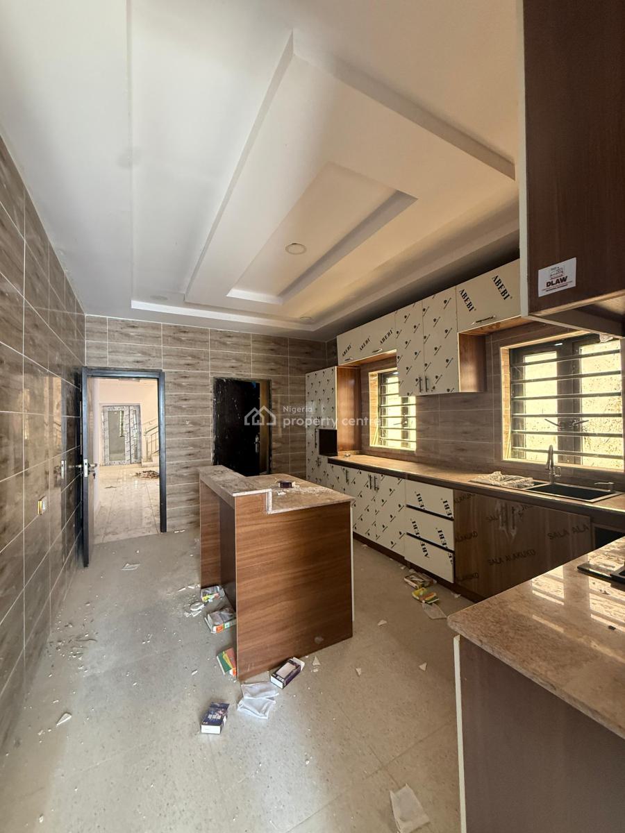 Prestige 5-bedroom Haven, Kolapo Ishola Gra, Akobo, Ibadan, Oyo, Detached Duplex for Sale