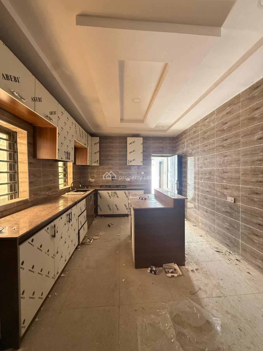 Prestige 5-bedroom Haven, Kolapo Ishola Gra, Akobo, Ibadan, Oyo, Detached Duplex for Sale