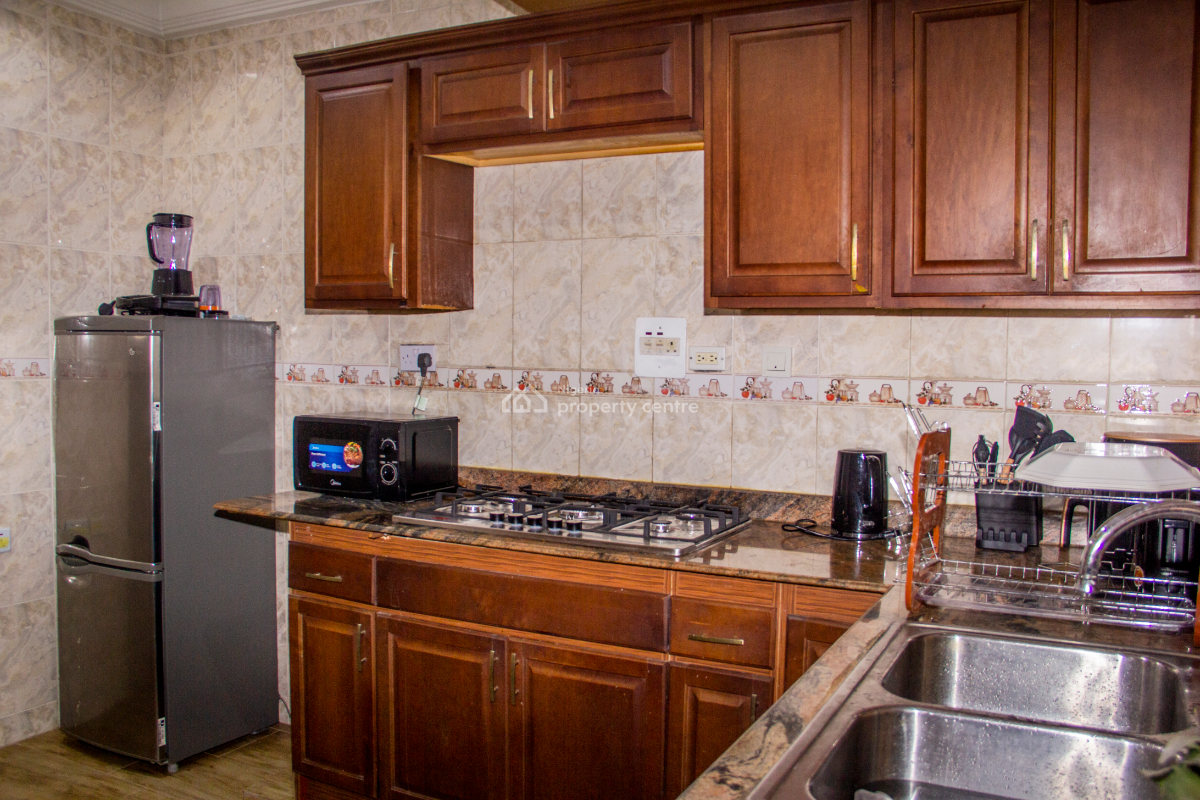 Well-furnished 4 Bedrooms Terraced Duplex, Off Muiz Banire Street, Ikeja Gra, Ikeja, Lagos, House Short Let