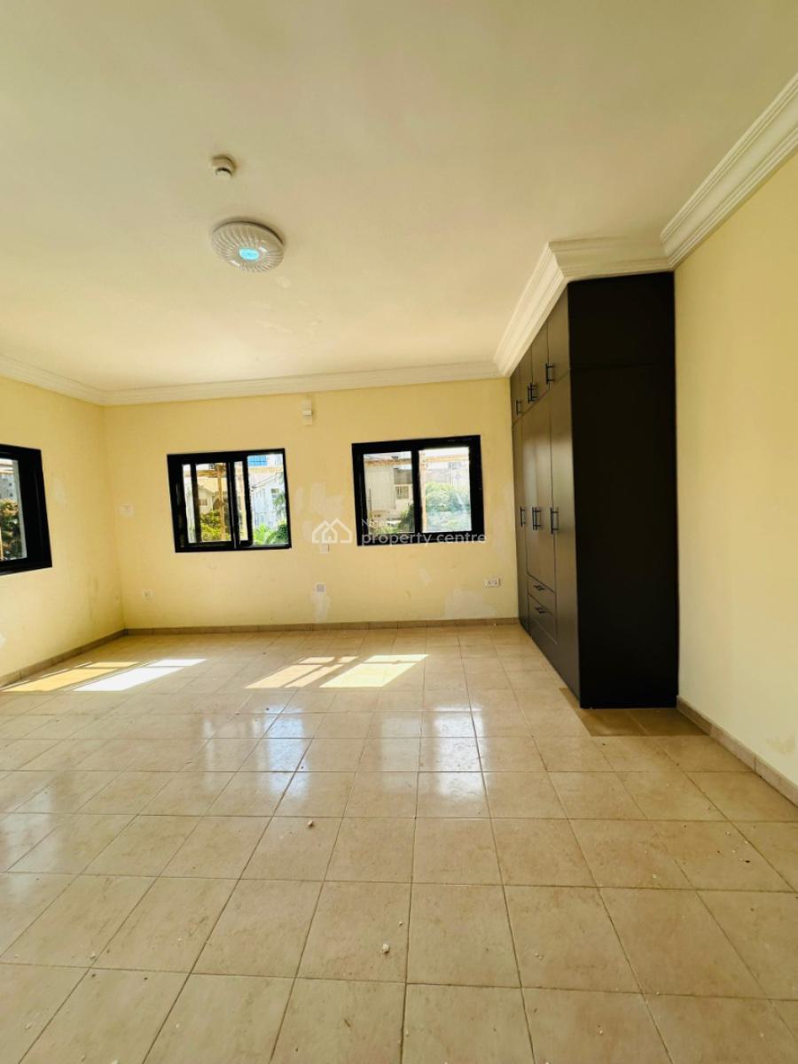 Newly Renovated 3-bedroom Apartments, Lekki, Lagos, Flat / Apartment for Rent