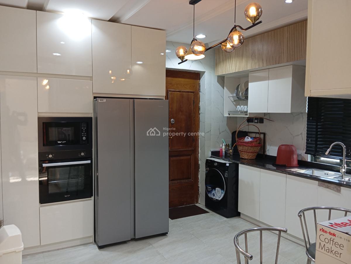 State-of-the Art 3 Bedrooms Apartment, Wifi, Netflix, Swimming Pool, Off Isaac John Street, Ikeja Gra, Ikeja, Lagos, Flat / Apartment Short Let