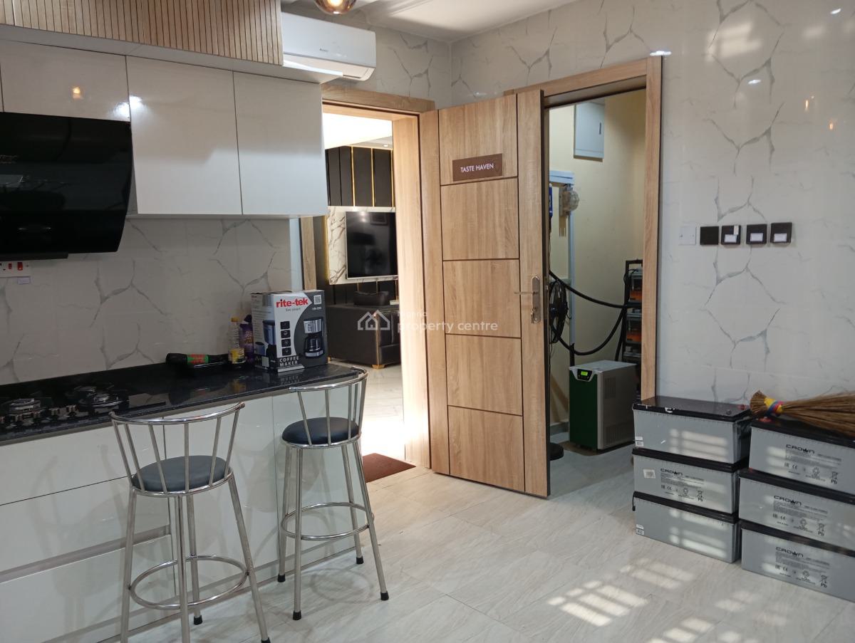 State-of-the Art 3 Bedrooms Apartment, Wifi, Netflix, Swimming Pool, Off Isaac John Street, Ikeja Gra, Ikeja, Lagos, Flat / Apartment Short Let