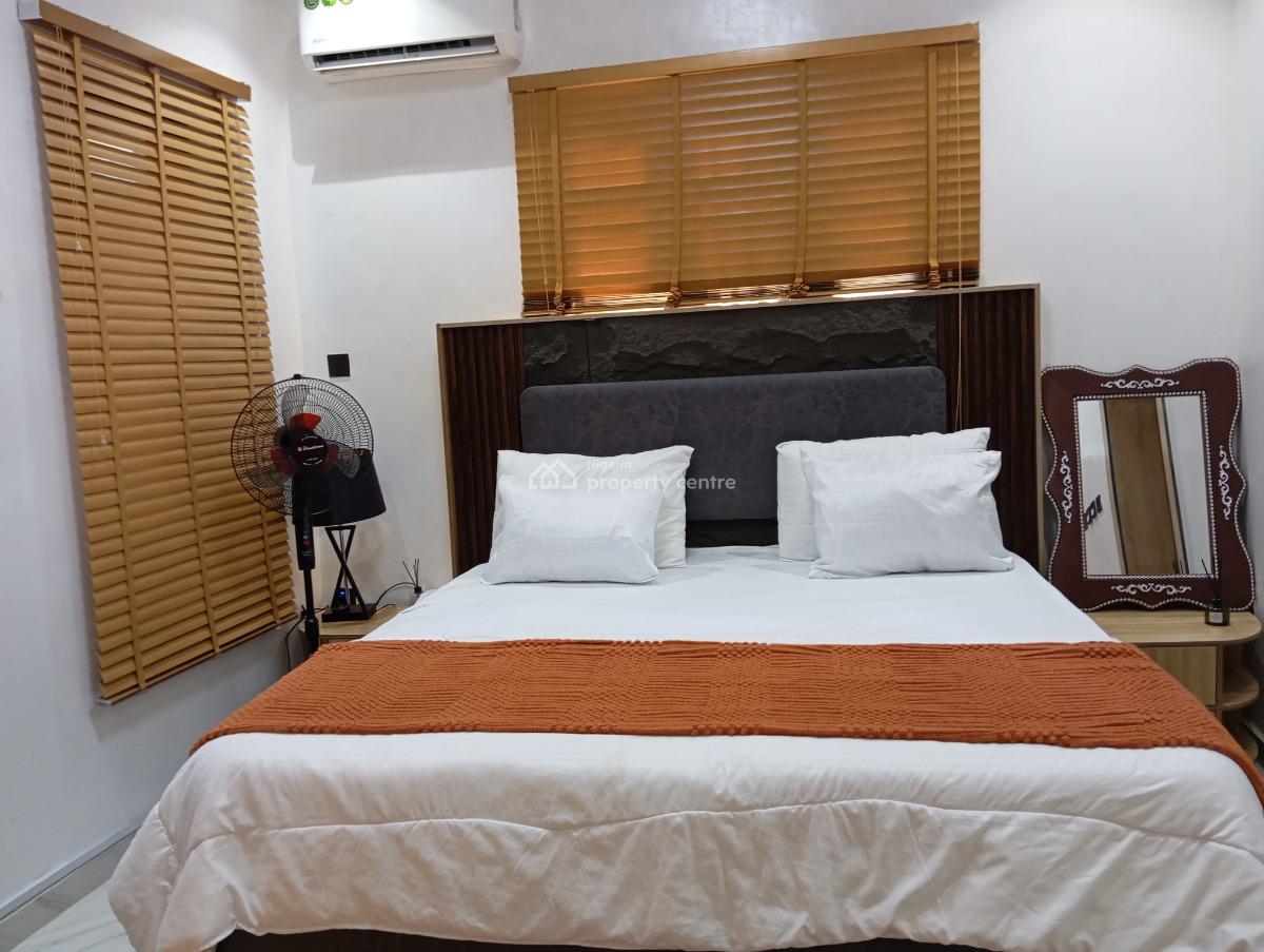 State-of-the Art 3 Bedrooms Apartment, Wifi, Netflix, Swimming Pool, Off Isaac John Street, Ikeja Gra, Ikeja, Lagos, Flat / Apartment Short Let