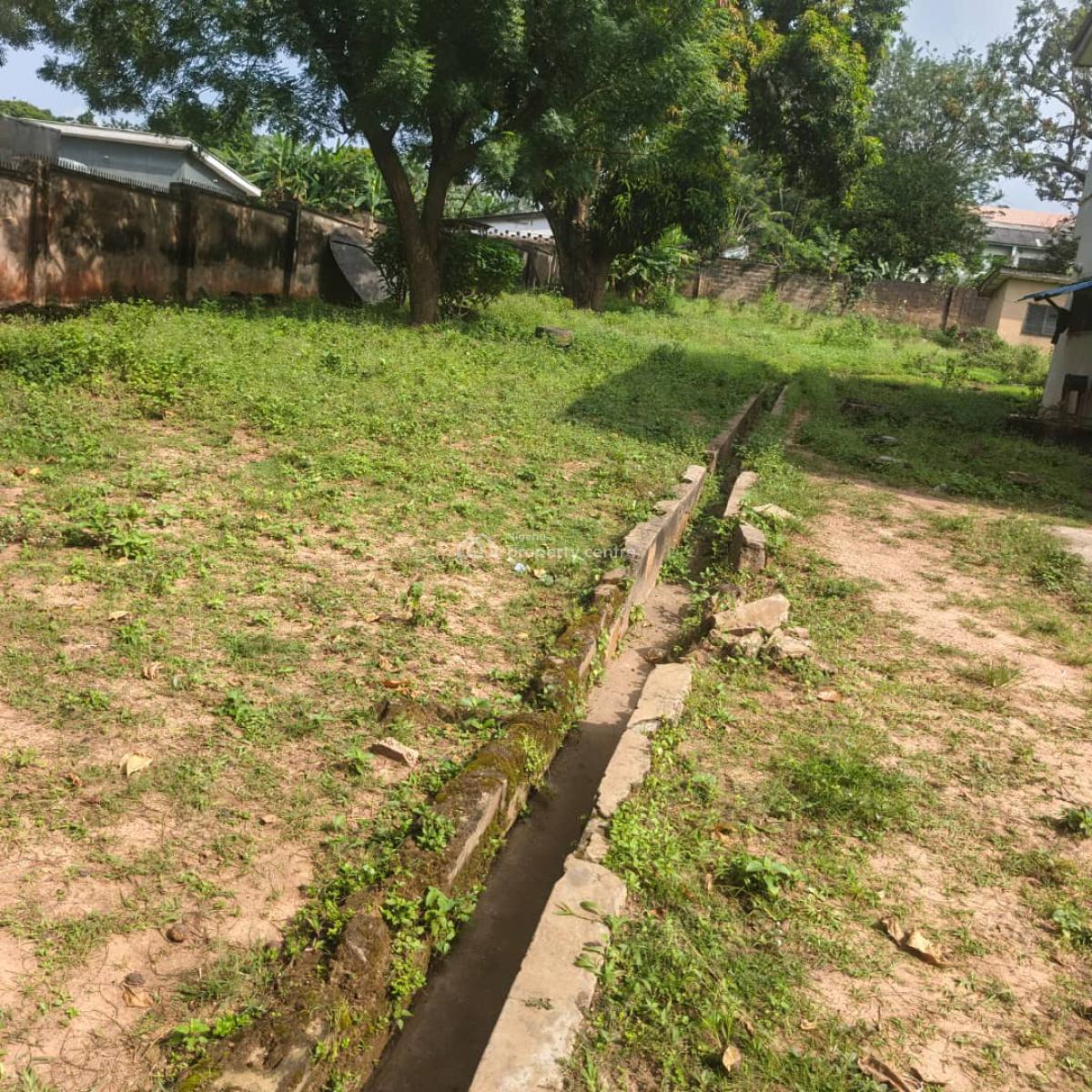 1887sqm of Land with Old Building, Oladele Ajao Street, Off Akinola Maja Drive, Jericho Gra, Ibadan North, Oyo, Residential Land for Sale