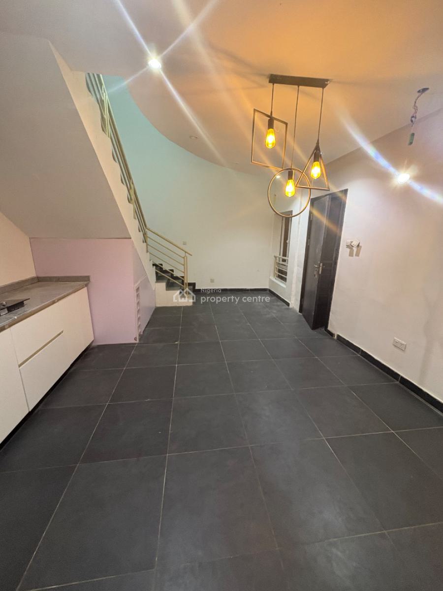 1bedroom Maisonette, Spg Road, Lekki Phase 2, Lekki, Lagos, Mini Flat (room and Parlour) for Rent