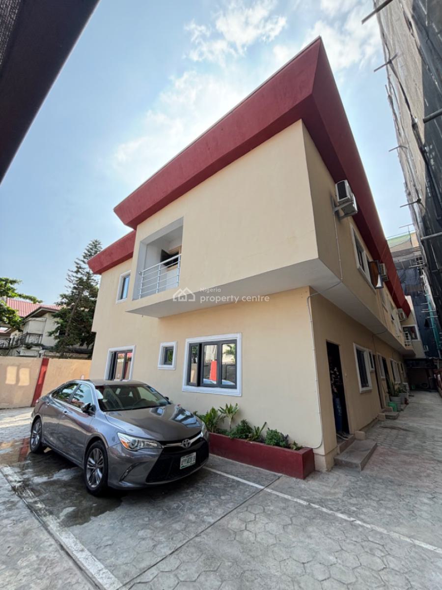 Lovely 3 Bedroom Apartment, Off Admiralty Way, Lekki Phase 1, Lekki, Lagos, Flat / Apartment for Rent