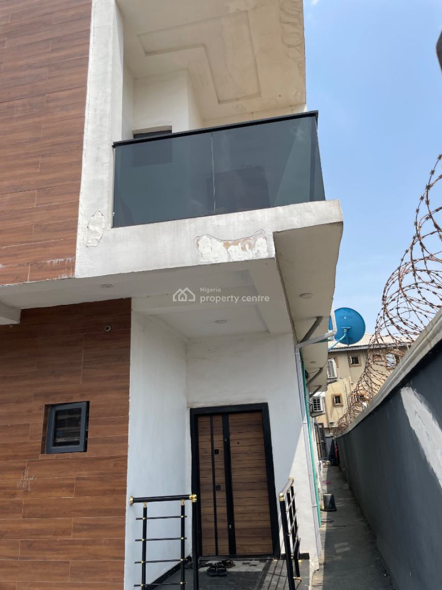 Executive Standard 3-bedroom Flat Upstairs, Alapere, Ketu, Lagos, Flat / Apartment for Rent