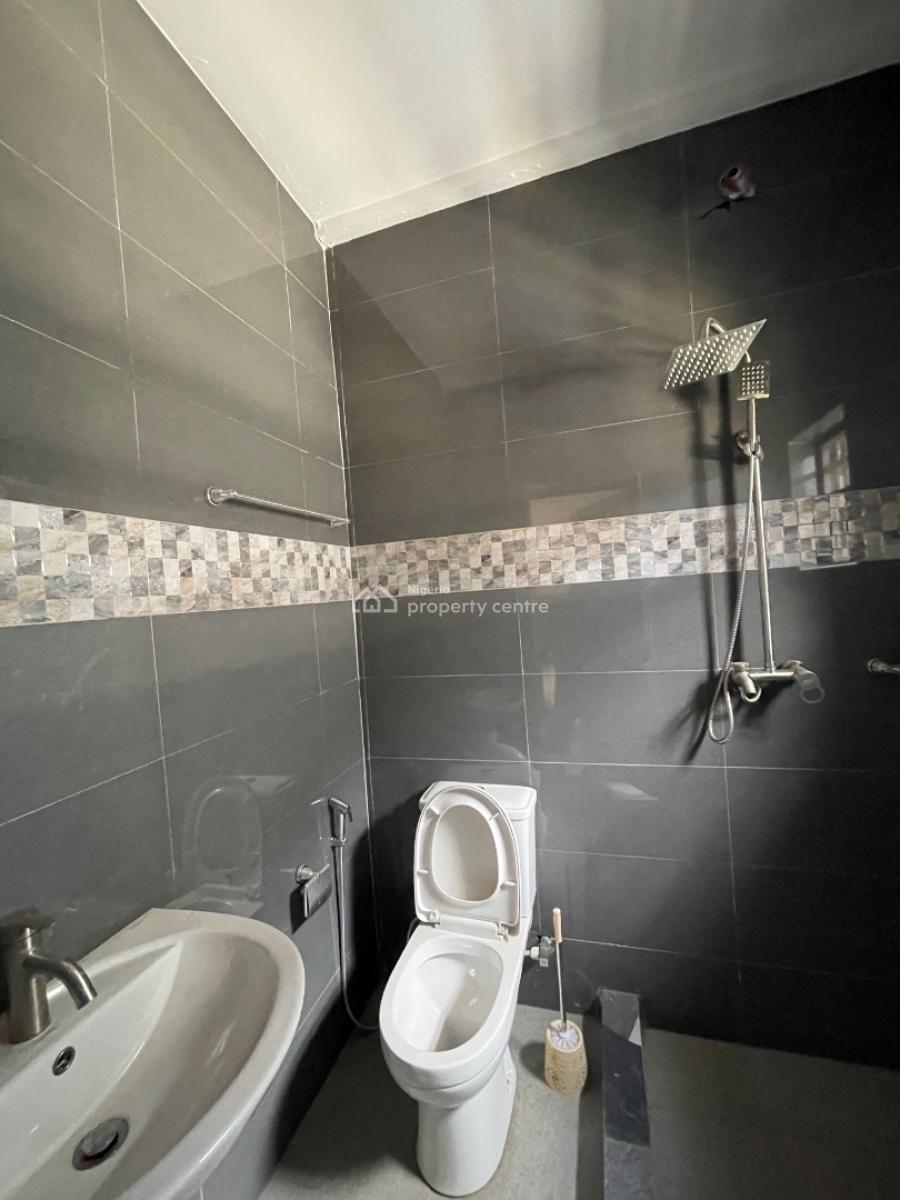 Executive Standard 3-bedroom Flat Upstairs, Alapere, Ketu, Lagos, Flat / Apartment for Rent