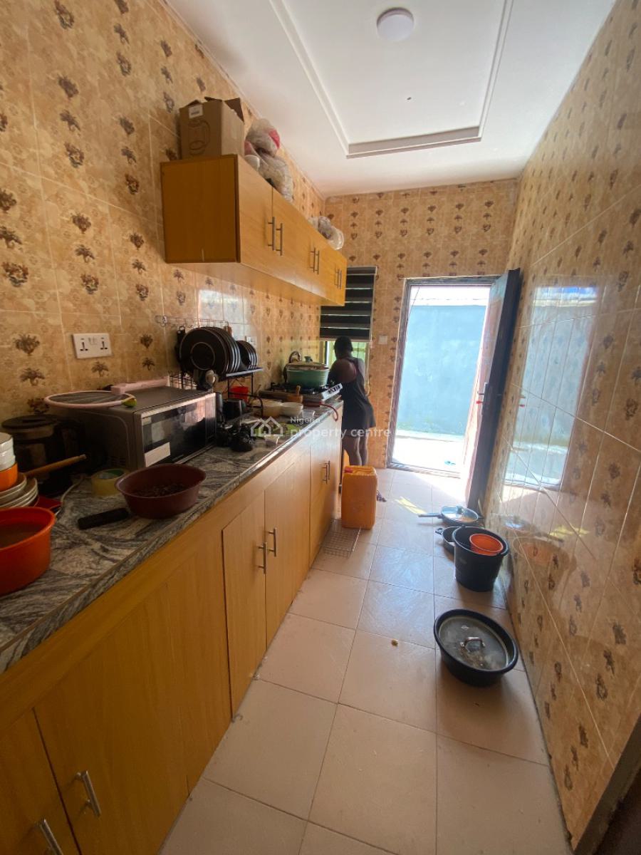 Luxury 3 Bedroom Apartment, Located in Secured Environment, Muniru Estate, Ogombo, Ajah, Lagos, Flat / Apartment for Rent