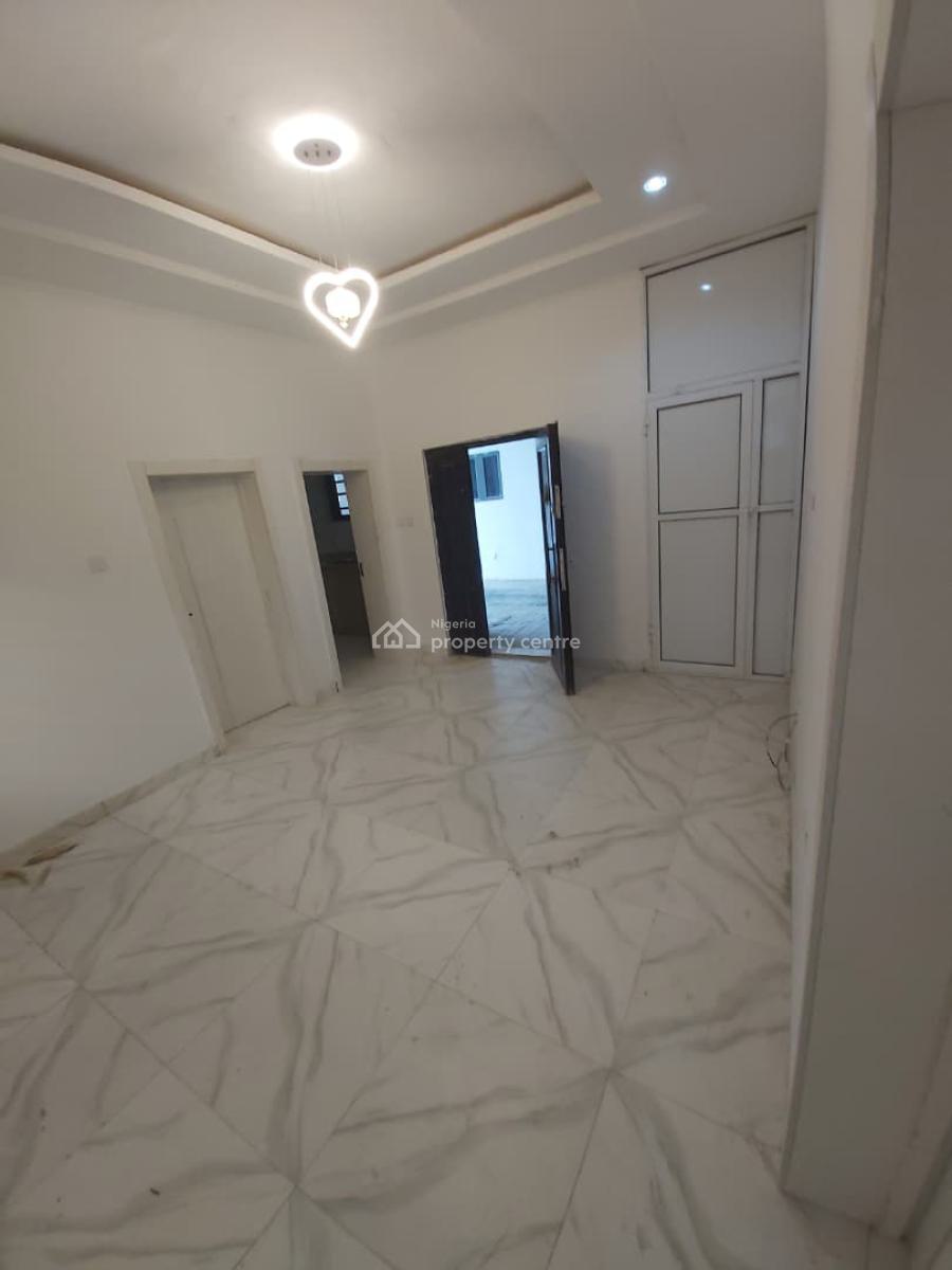 Exquisite 2 Bedroom Apartment, Beach Front Estate, Lekki Phase 2, Lekki, Lagos, Flat / Apartment for Rent