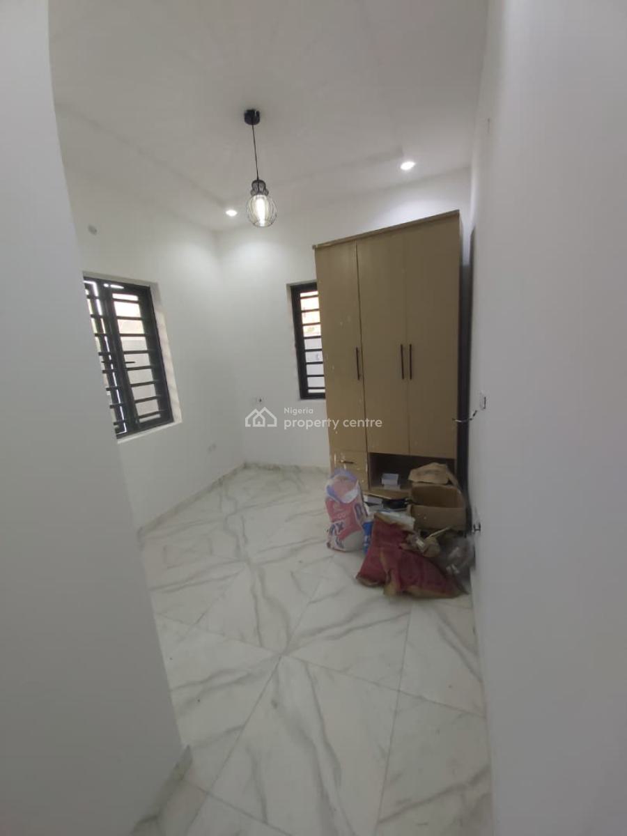 Exquisite 2 Bedroom Apartment, Beach Front Estate, Lekki Phase 2, Lekki, Lagos, Flat / Apartment for Rent