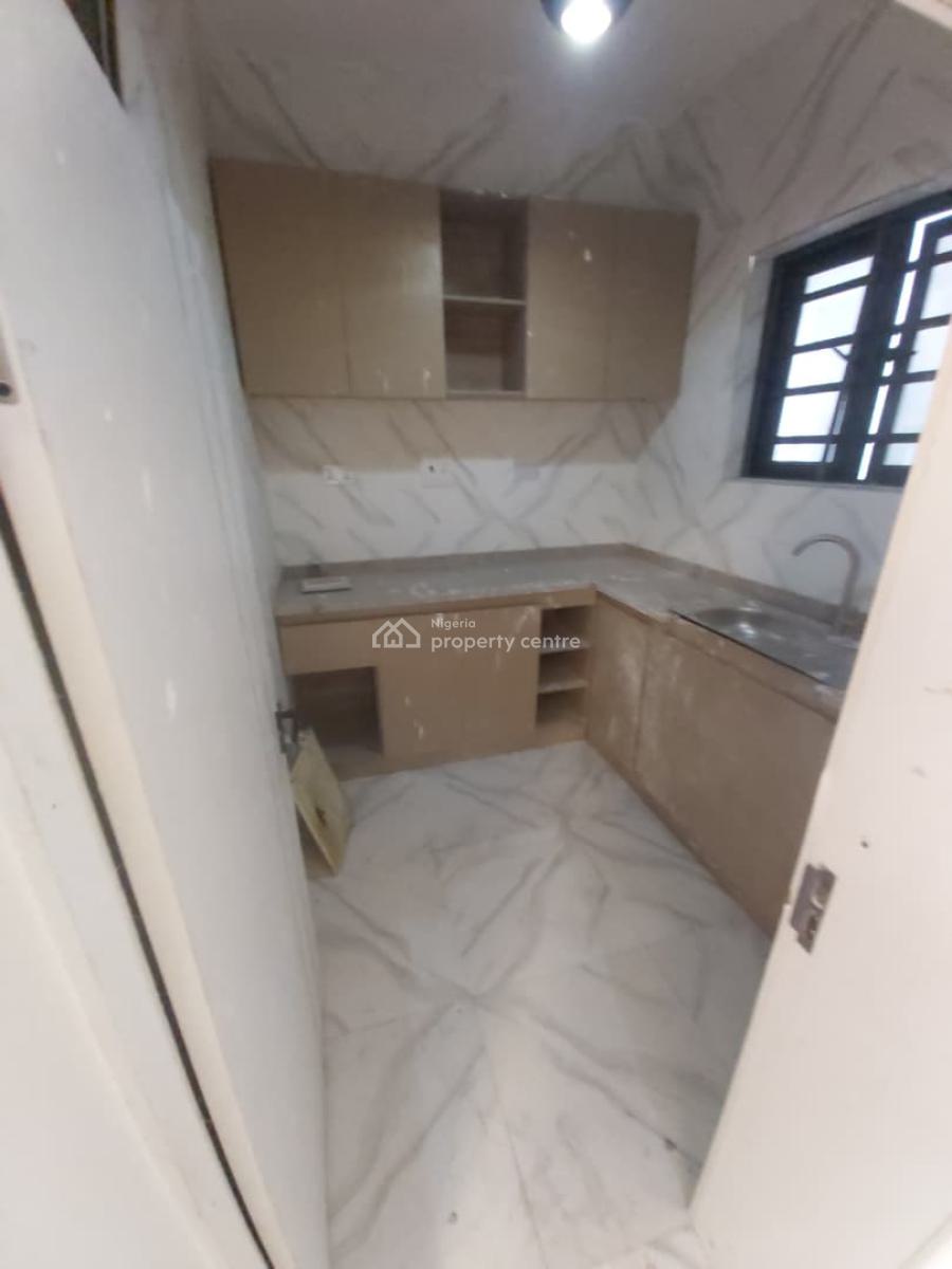 Exquisite 2 Bedroom Apartment, Beach Front Estate, Lekki Phase 2, Lekki, Lagos, Flat / Apartment for Rent