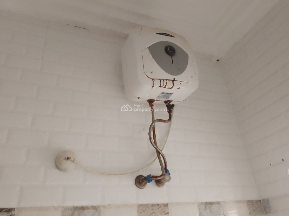 Luxury Three Bedroom Flat with Bq, Behind Nnpc Filling Station, Jahi, Abuja, Flat / Apartment for Rent