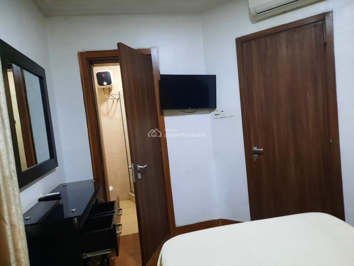 Exquisitely Furnished and Serviced 3bedroom Apartment, Ikeja Gra, Ikeja, Lagos, Flat / Apartment for Rent
