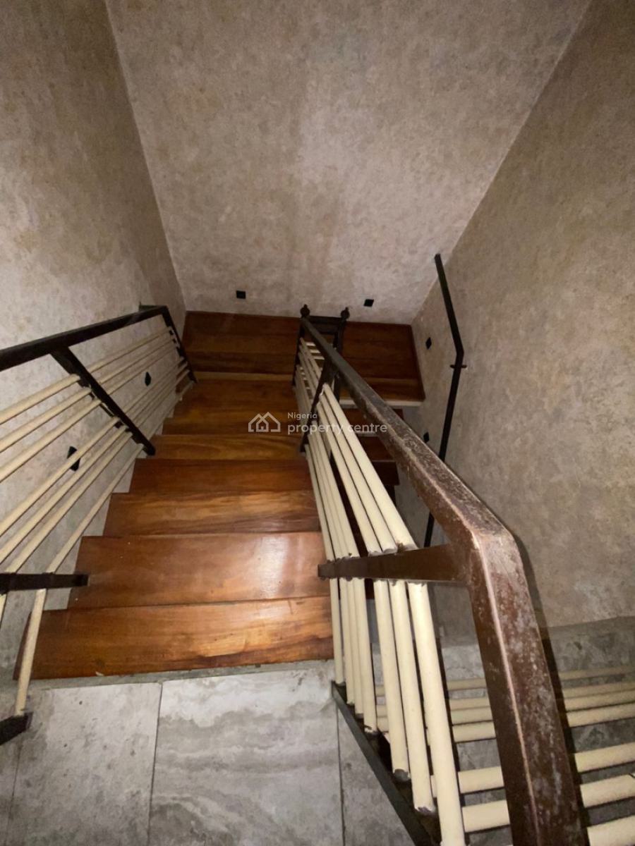 Spacious 4 Bedroom Terrace Duplex in an Estate, Osapa, Lekki, Lagos, Terraced Duplex for Rent