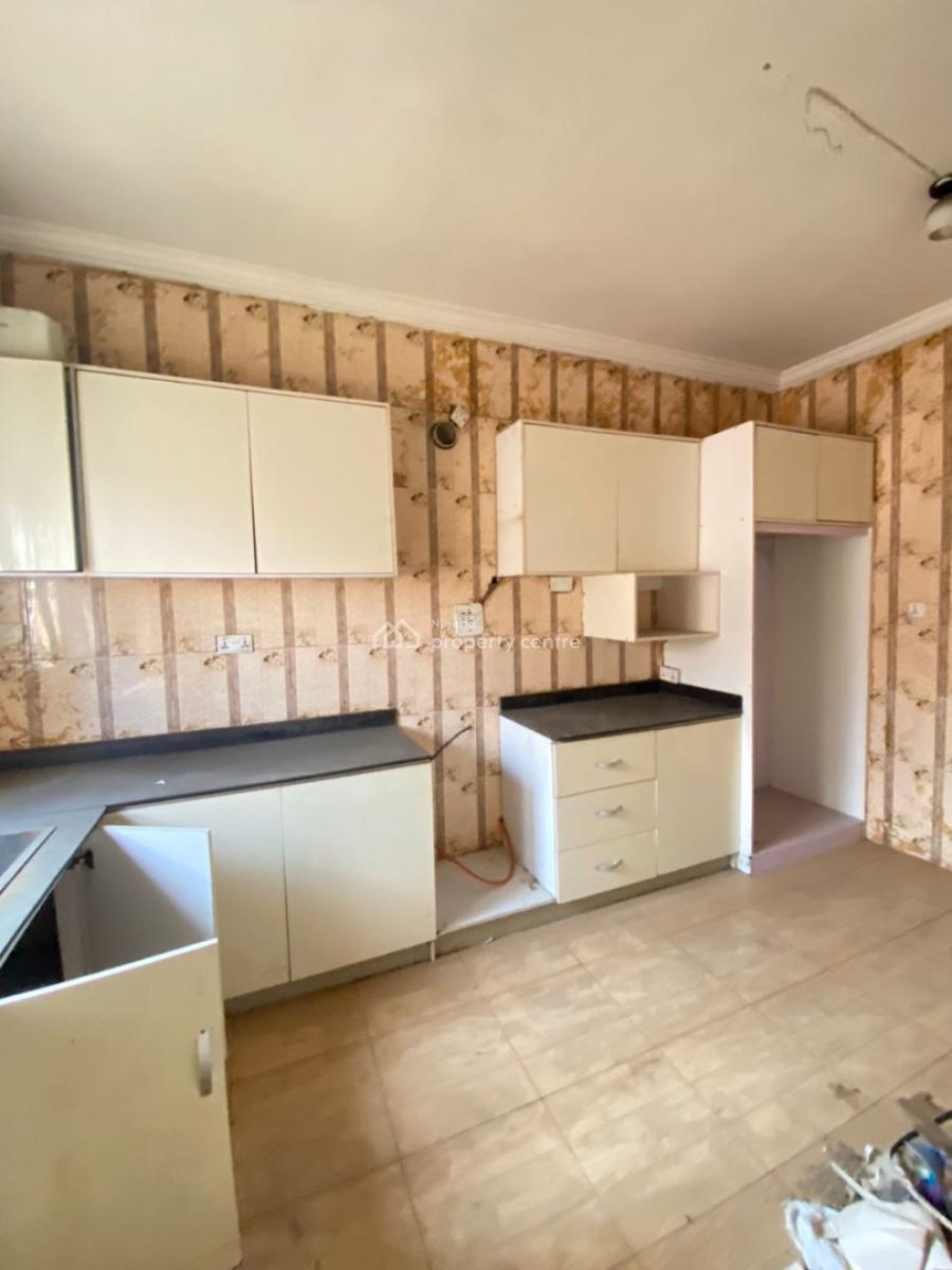 Spacious 4 Bedroom Terrace Duplex in an Estate, Osapa, Lekki, Lagos, Terraced Duplex for Rent