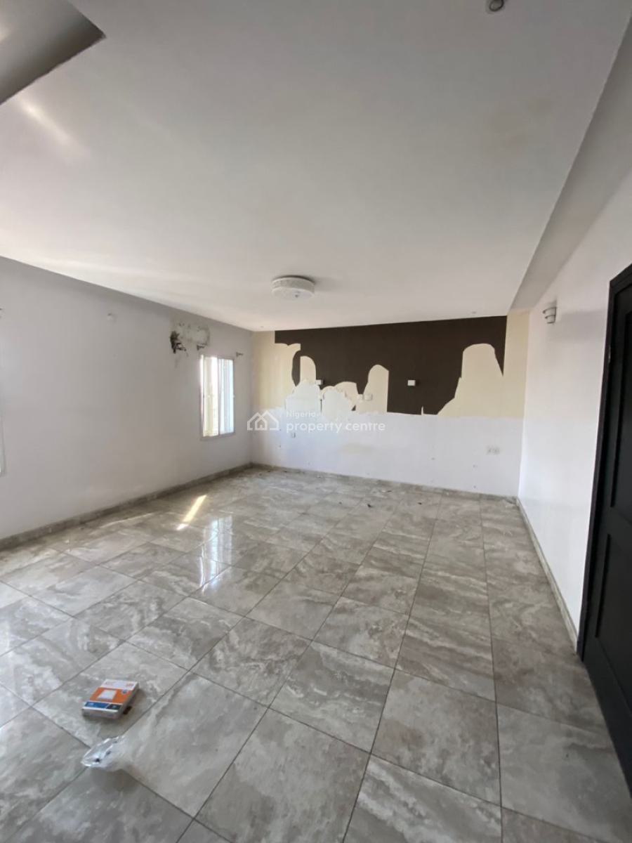 Spacious 4 Bedroom Terrace Duplex in an Estate, Osapa, Lekki, Lagos, Terraced Duplex for Rent