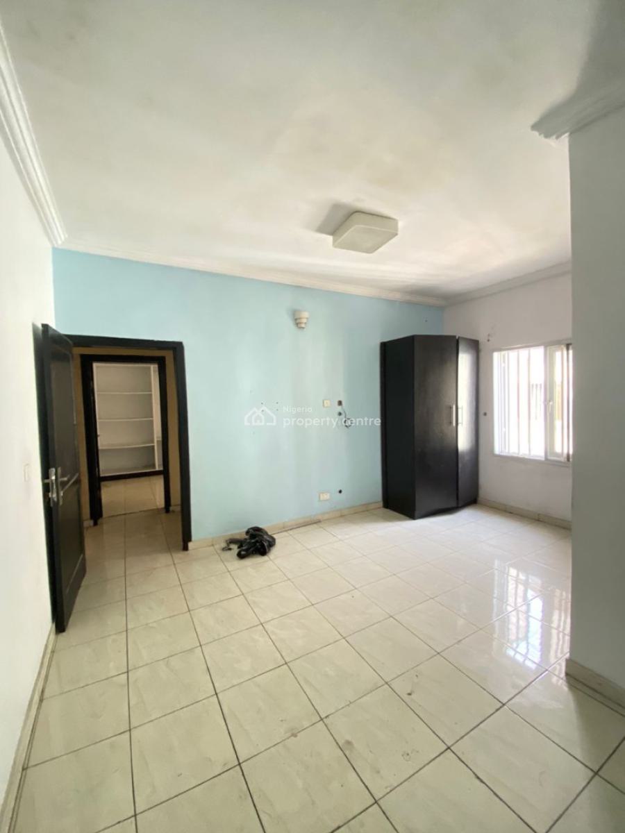 Spacious 4 Bedroom Terrace Duplex in an Estate, Osapa, Lekki, Lagos, Terraced Duplex for Rent