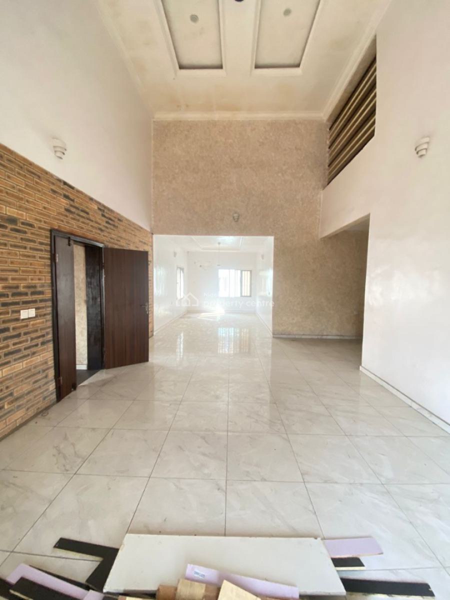 Spacious 4 Bedroom Terrace Duplex in an Estate, Osapa, Lekki, Lagos, Terraced Duplex for Rent