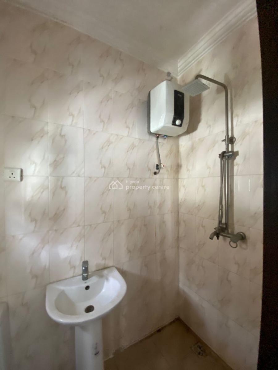 Spacious 4 Bedroom Terrace Duplex in an Estate, Osapa, Lekki, Lagos, Terraced Duplex for Rent